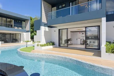 Villa con una camera da letto e accesso alla piscina — Elite Suites Villas Maikhao Phuket